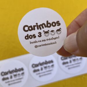Adesivos personalizados 3x3cm 70und